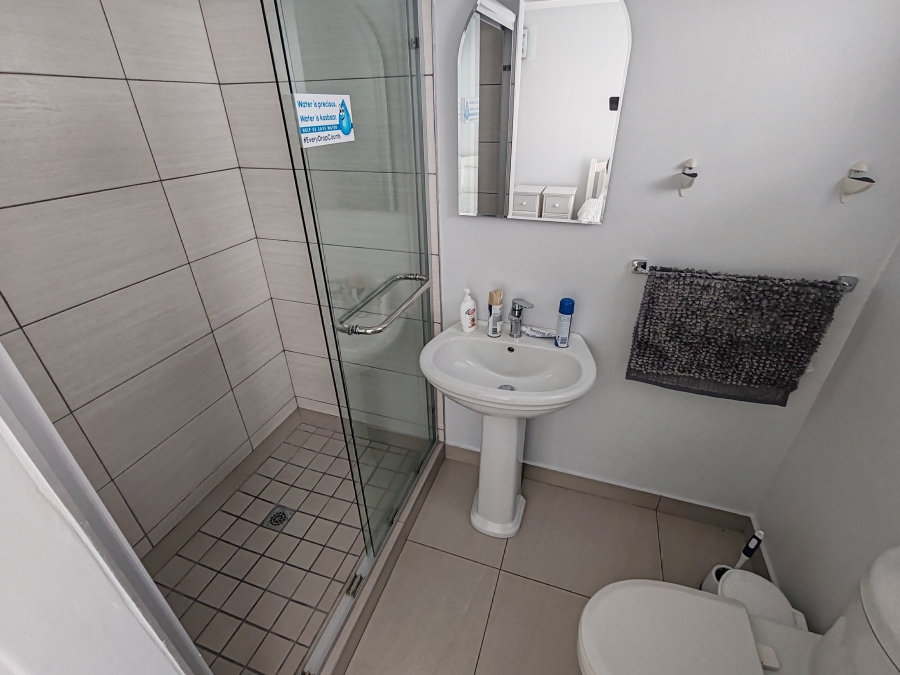 5 Bedroom Property for Sale in Calypso Beach Western Cape